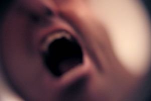 Horrorfilm visítás (freeimages / body-parts-2---scream-14188-m)
