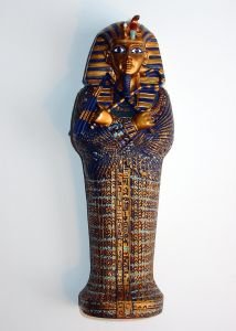 Múmia ajándék (freeimages / king-tut-87014-m)