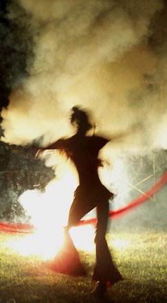 Tűztánc (freeimages / mystic-1189967)